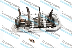 Крышка КПП в сборе с вилками Фотон 1099